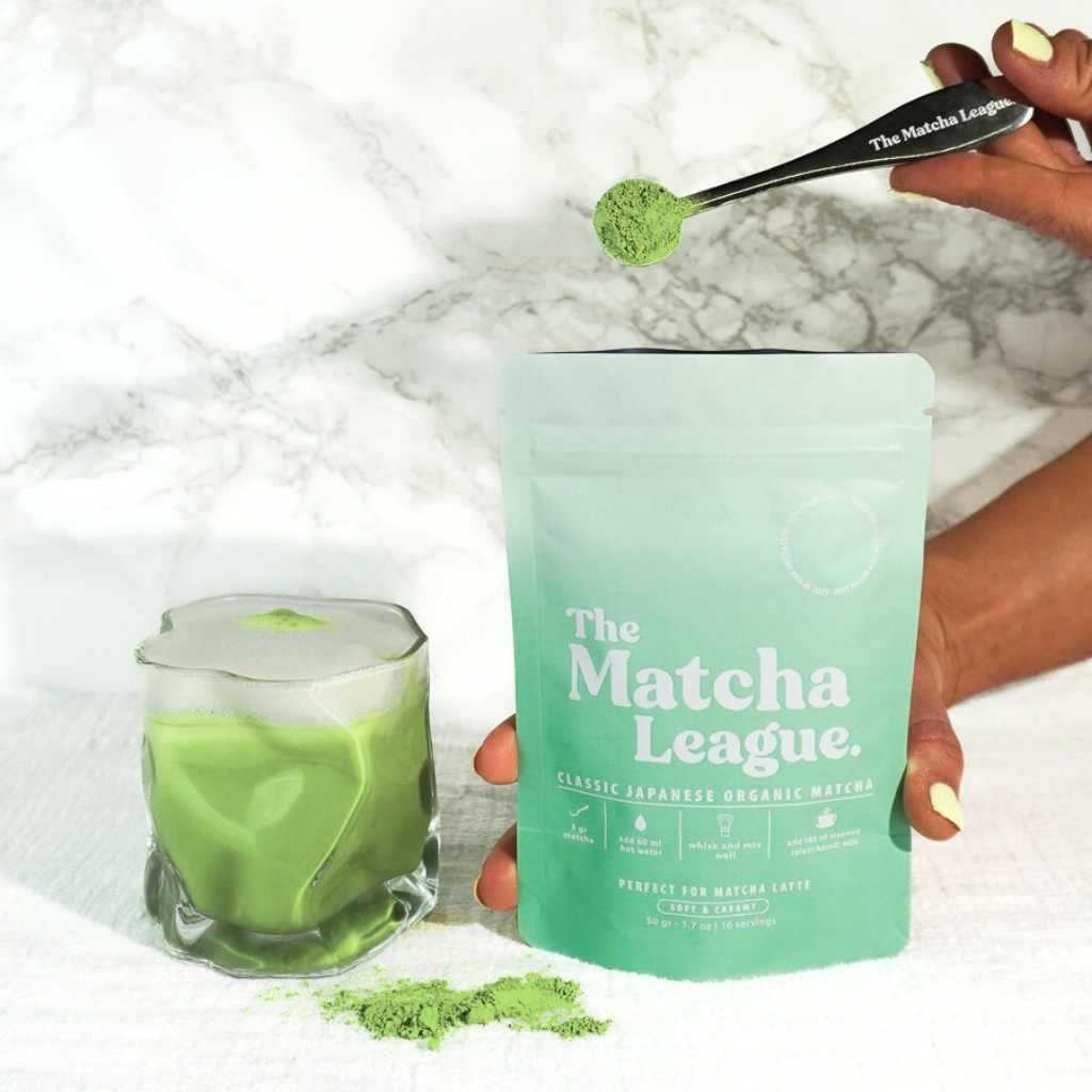 Matcha latte maken met premium latte grade matcha van The Matcha League, biologisch en direct uit Japan