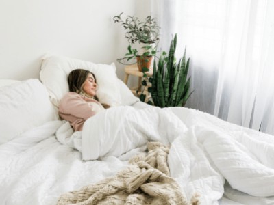 3 Tips om sneller te wennen en beter te slapen na de ingang van de zomertijd